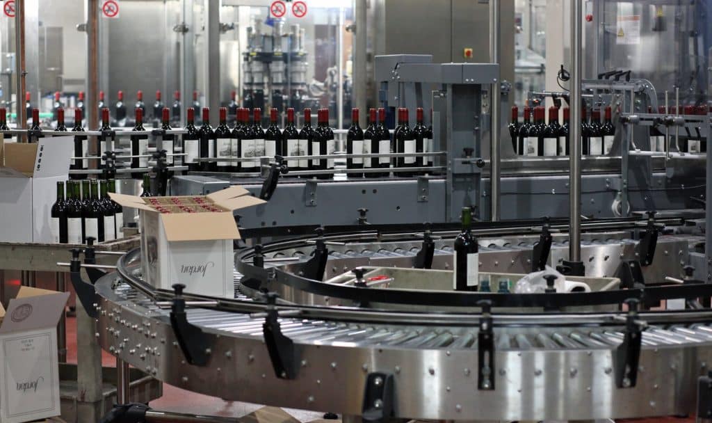 Liquor-wine bottling line